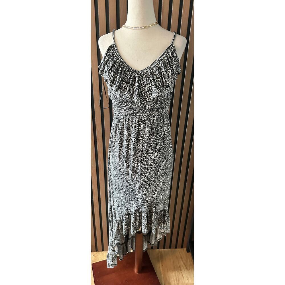Express black-and-white beach dress thin straps, ruffles low and high